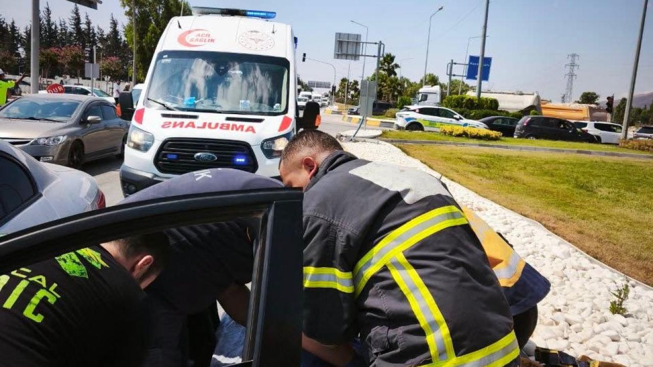 Araçta Sıkışan 2 Yaralıyı İtfaiye Kurtardı