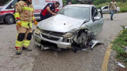 Araçta Sıkışan 7 Yaralı İtfaiyenin Müdahalesiyle Kurtarıldı