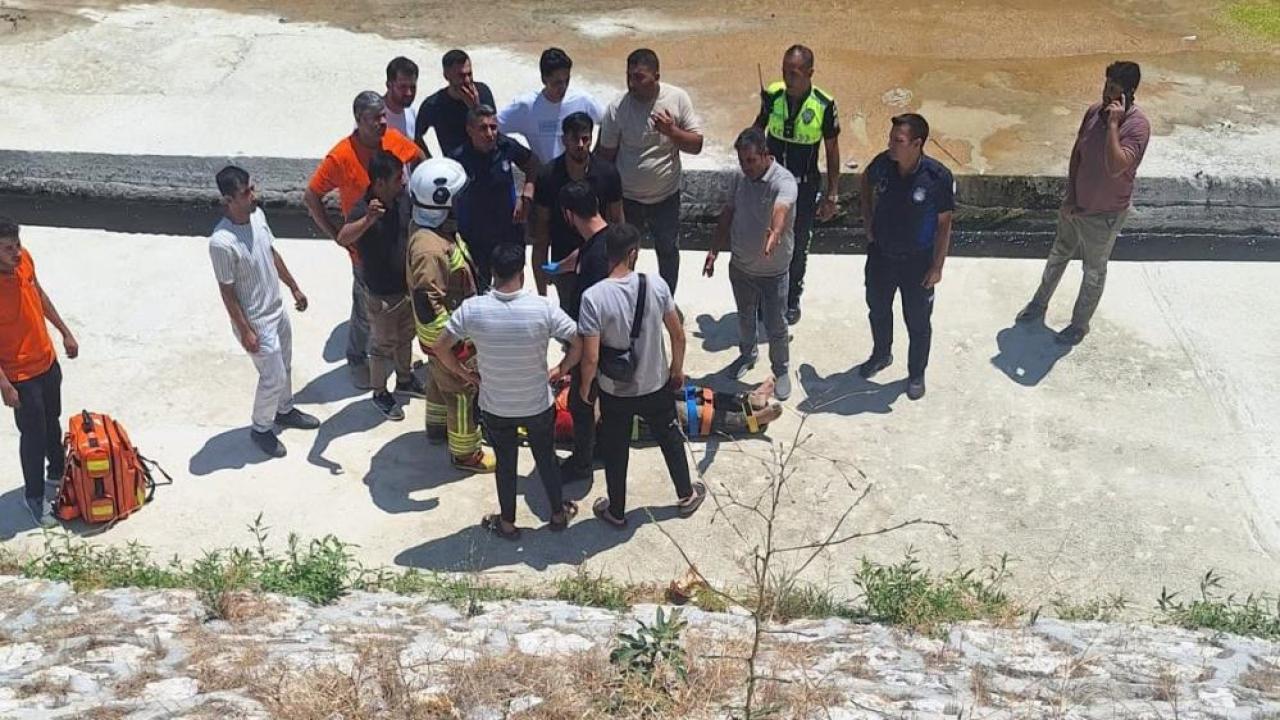 Bisikletiyle Köprüden Uçan Çocuk Yere Çakıldı