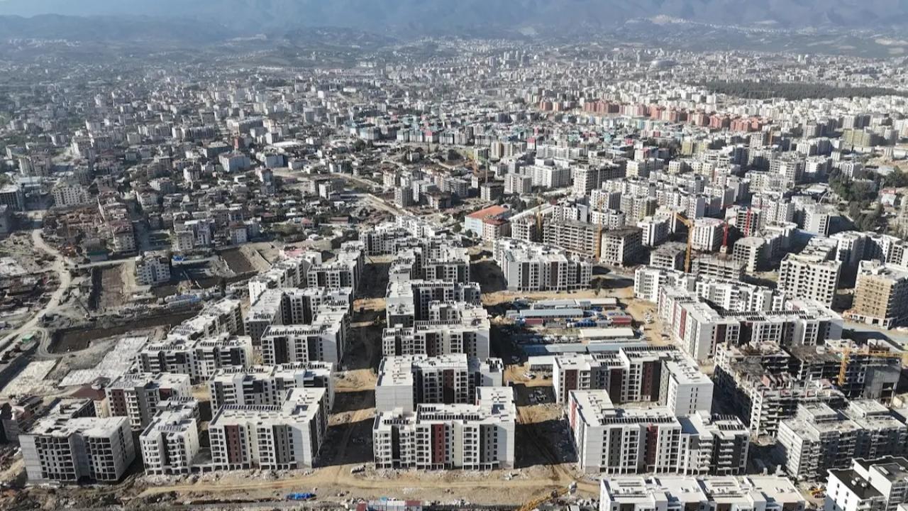 Defne Armutlu TOKİ Konutlarında Anahtar Sevinci