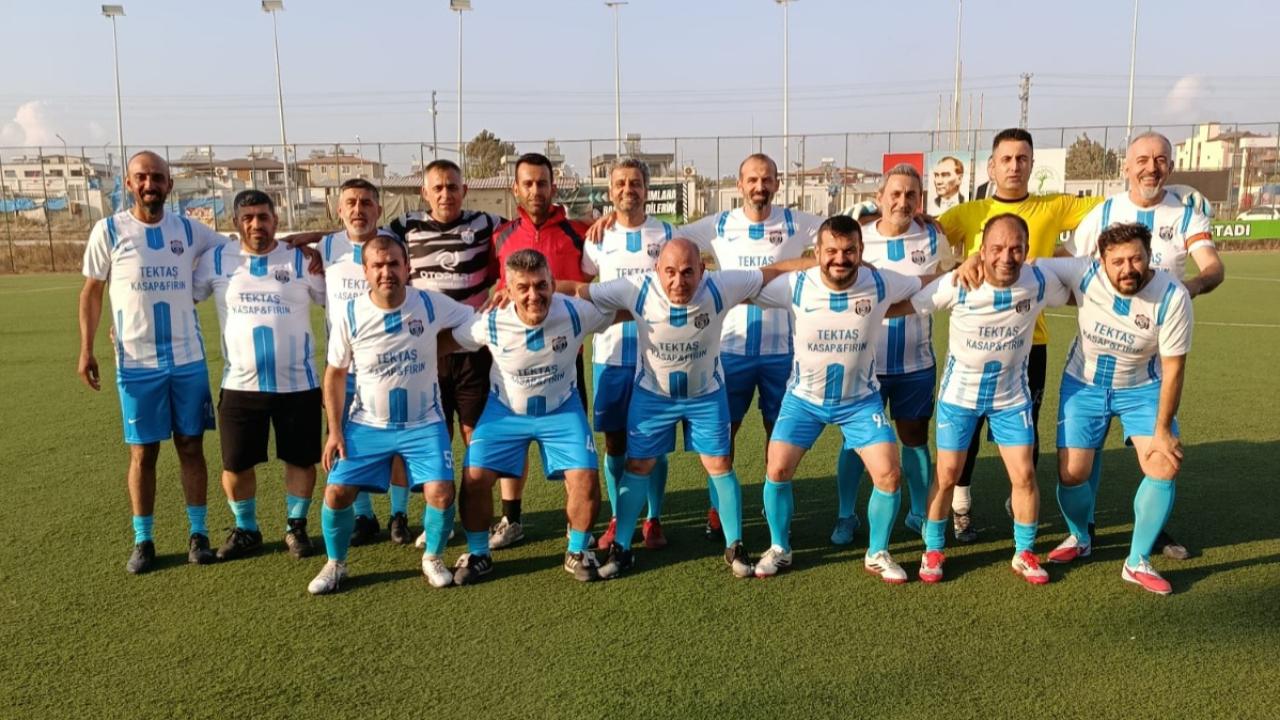 Defne Veteran 5 Karşılaşmada 5 Galibiyet Alarak Play-Off'u Bekliyor