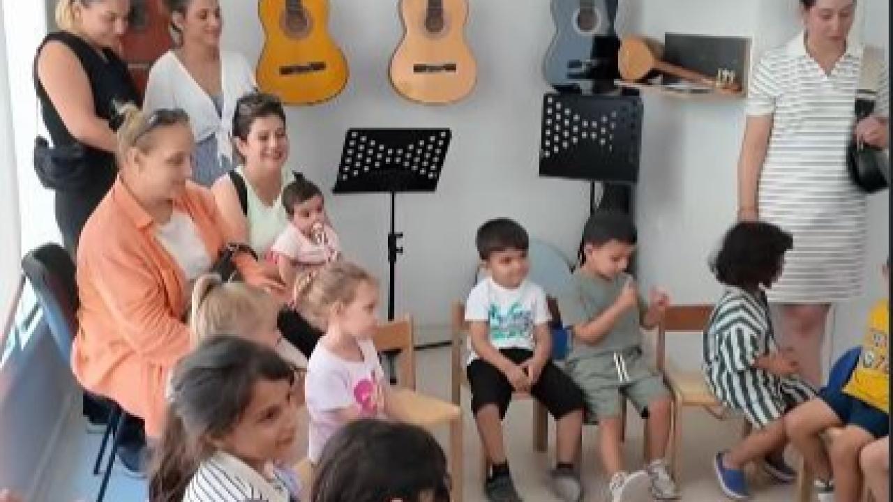 Fidan Öğretmen, Miniklerle Müzik Etkinliğinde Buluştu