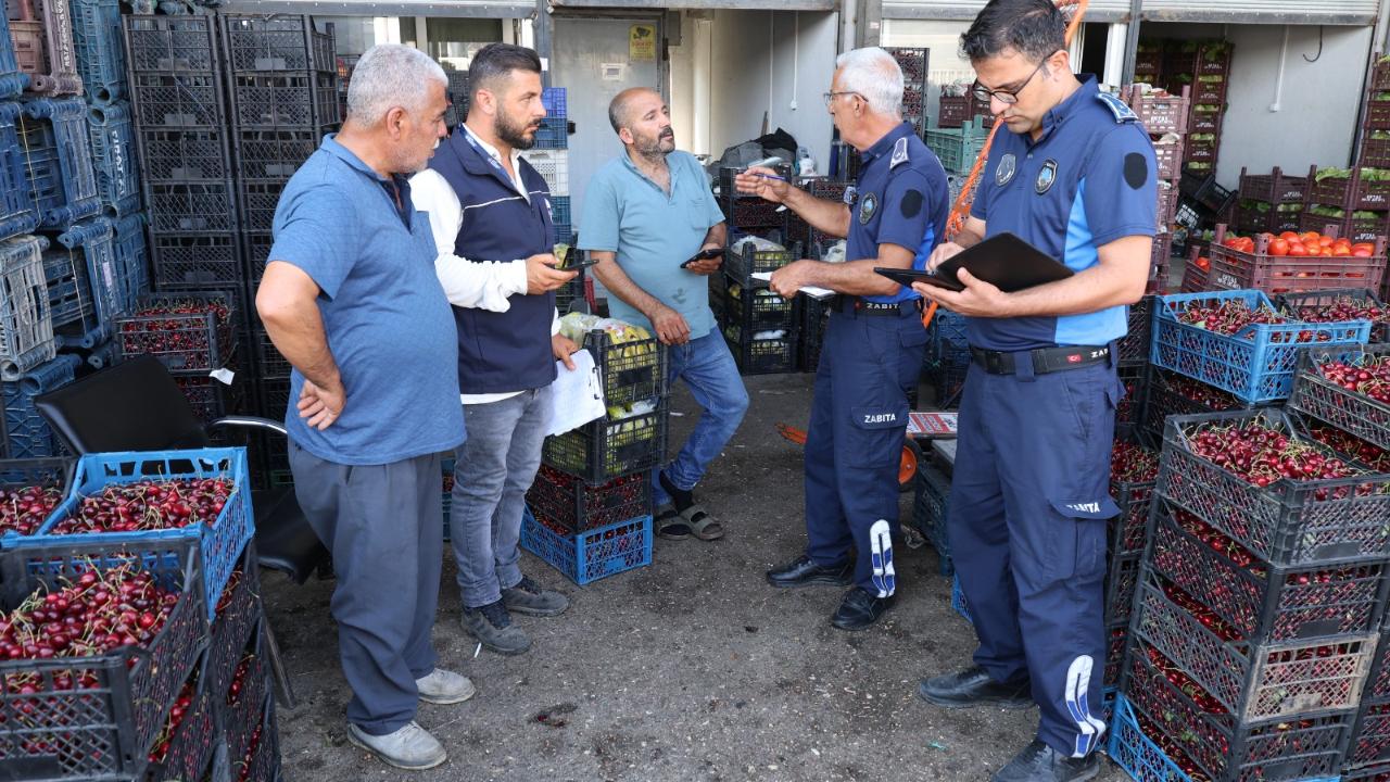 Hal Ve Manavlarda Yüksek Fiyat Denetimi