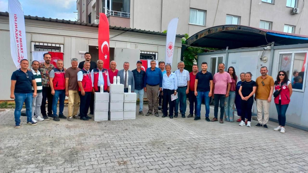 Hatay'da Doğa Dostu Tarım İçin Portakal Yağı Dağıtıldı