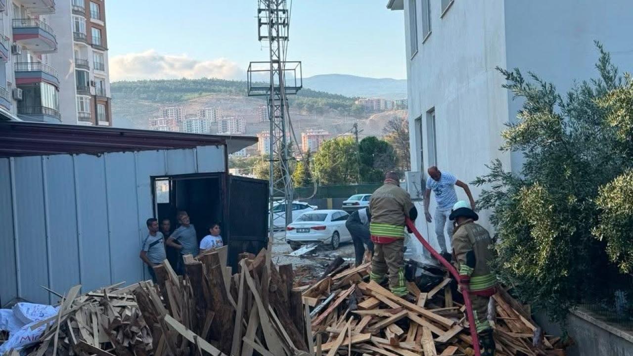 Kırıkhan’da Fırının Odunluğunda Yangın