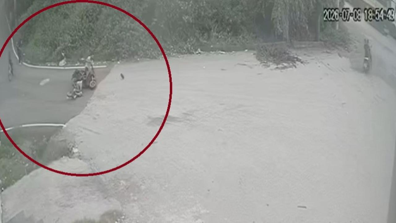 Motosiklet Ve Bisikletli Çocuk Çarpıştı